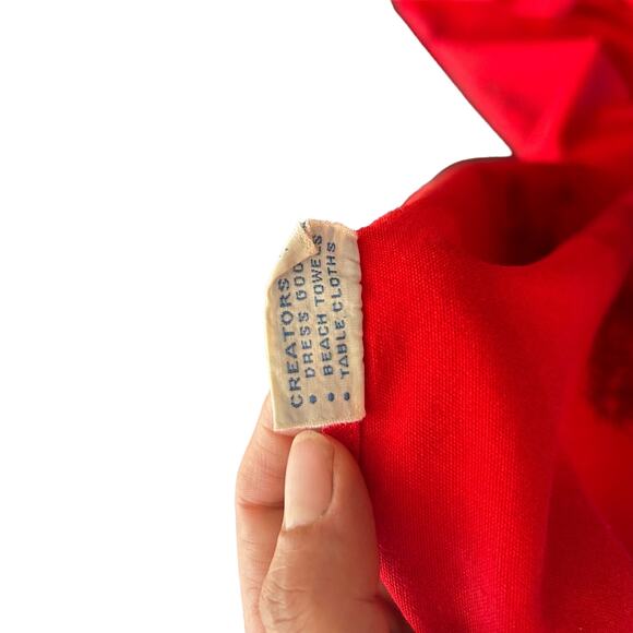 Vtg Christmas CALIFORNIA HAND PRINTS Tablecloth circa 1950's 50" x 52" Red Gold - Picture 8 of 14